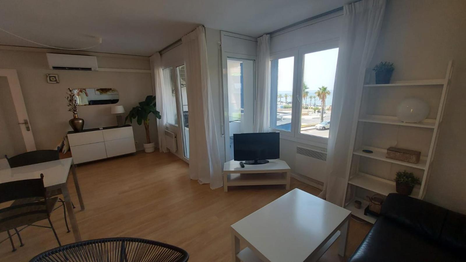 1ª Linea Reformado Y Frente Al Puerto Deportivo Firmamos Contrato Si El Cliente Lo Solicita Aunque Es Necesario Hacer La Reserva Para Poder Comunicarse Hospitalet De L'Infant Εξωτερικό φωτογραφία